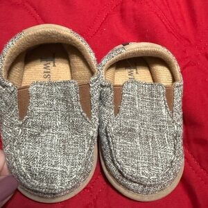 Twister Kids Gray Slip-On Slippers